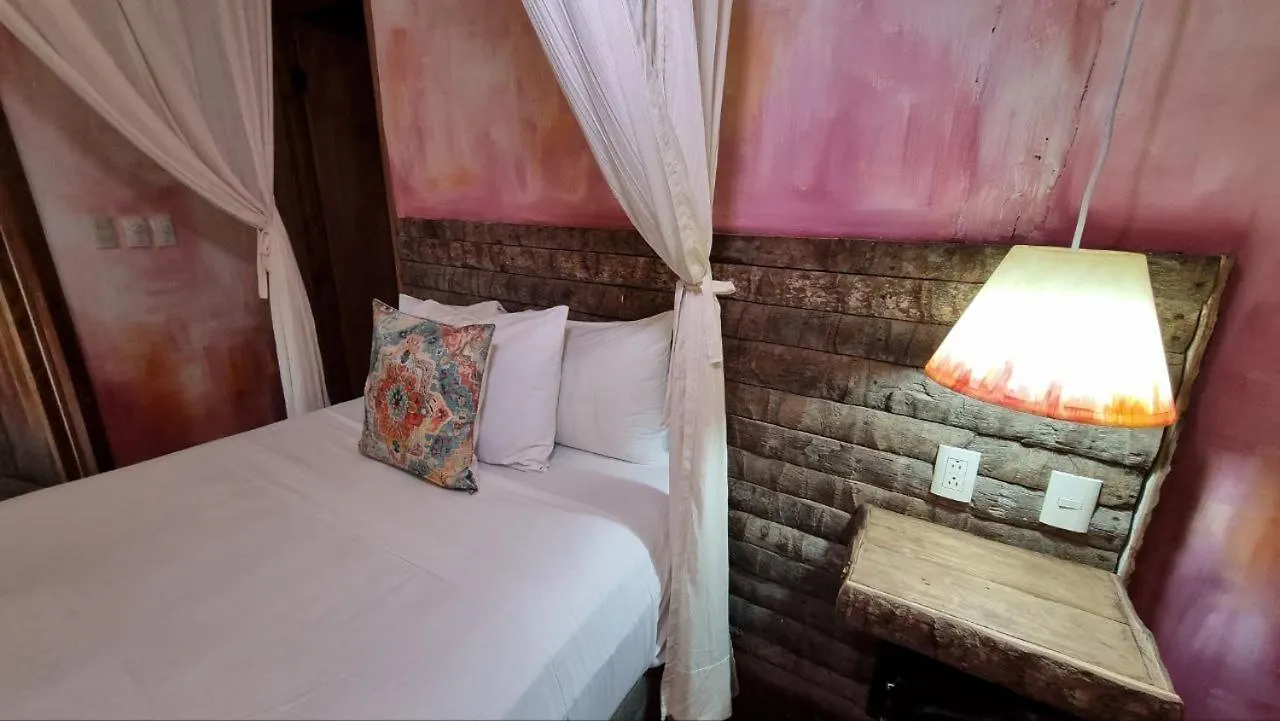 Hippie Chit Jungle Hotel Tulum 4*,