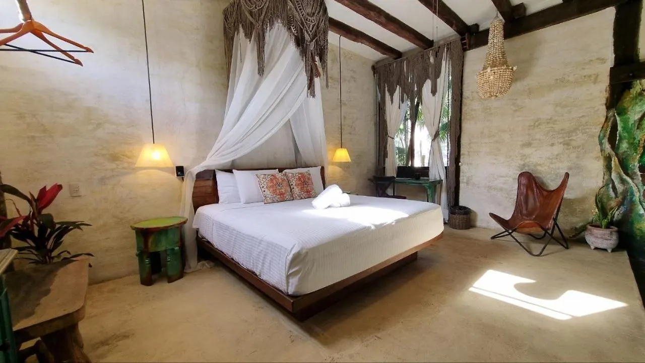 Hippie Chit Jungle Hotel Tulum